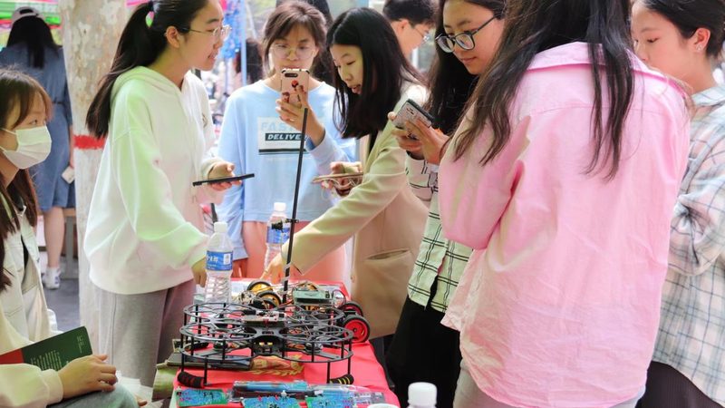 SaaS平台按年付费和买断哪个划算